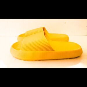 Lightweight Rubber Slip On Sandal